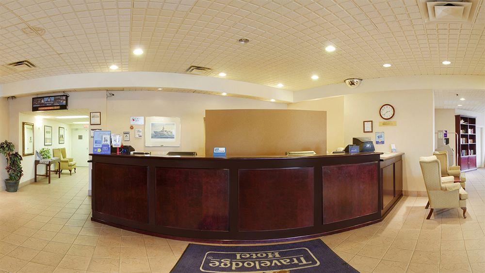 Hotel Travelodge Macleod Trail