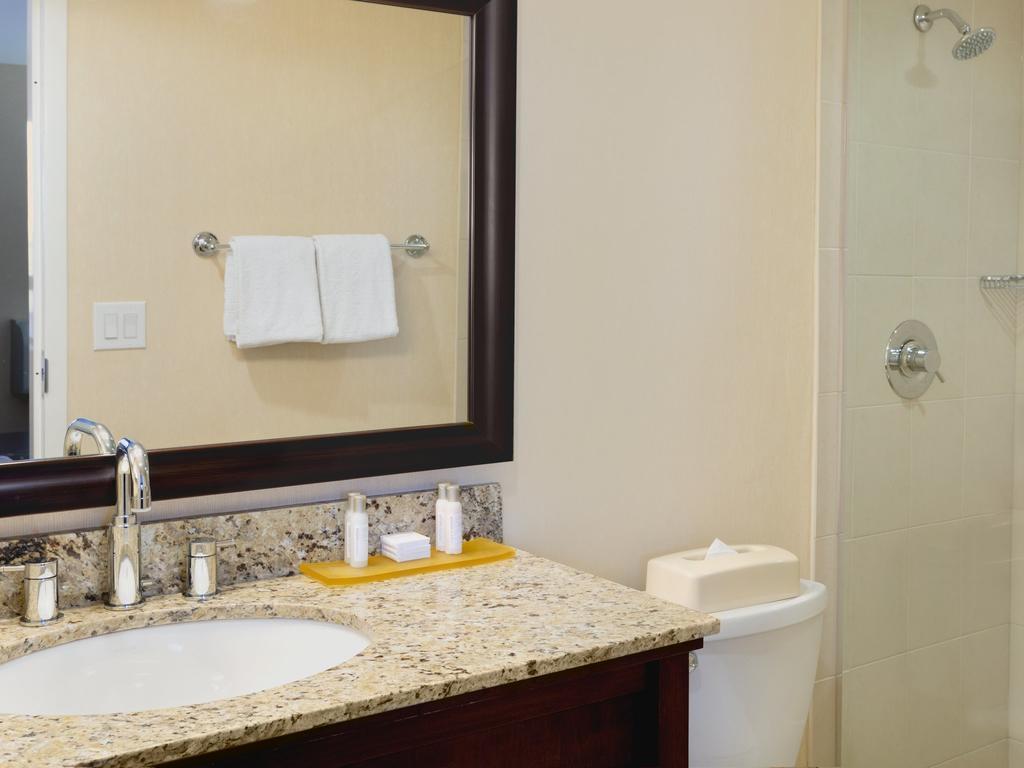 Travelodge Macleod Trail Hotel *