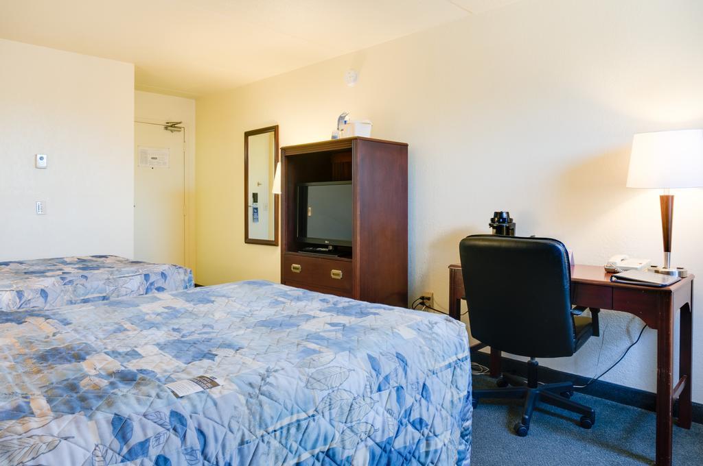 Travelodge Macleod Trail *