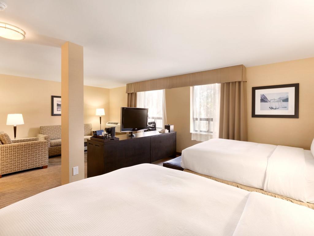Travelodge Macleod Trail Hotel Calgary