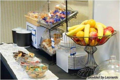 Travelodge Macleod Trail Hotel