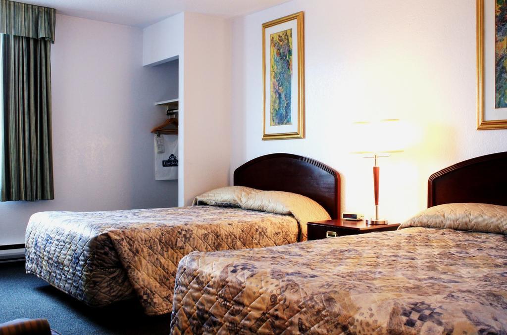 Travelodge Macleod Trail Hotel Calgary