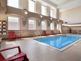 Travelodge Macleod Trail Hotel *