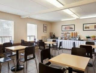 Travelodge Macleod Trail Hotel