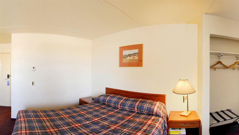 Travelodge Macleod Trail * Calgary