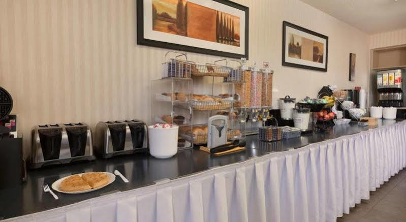 Travelodge Macleod Trail * Calgary